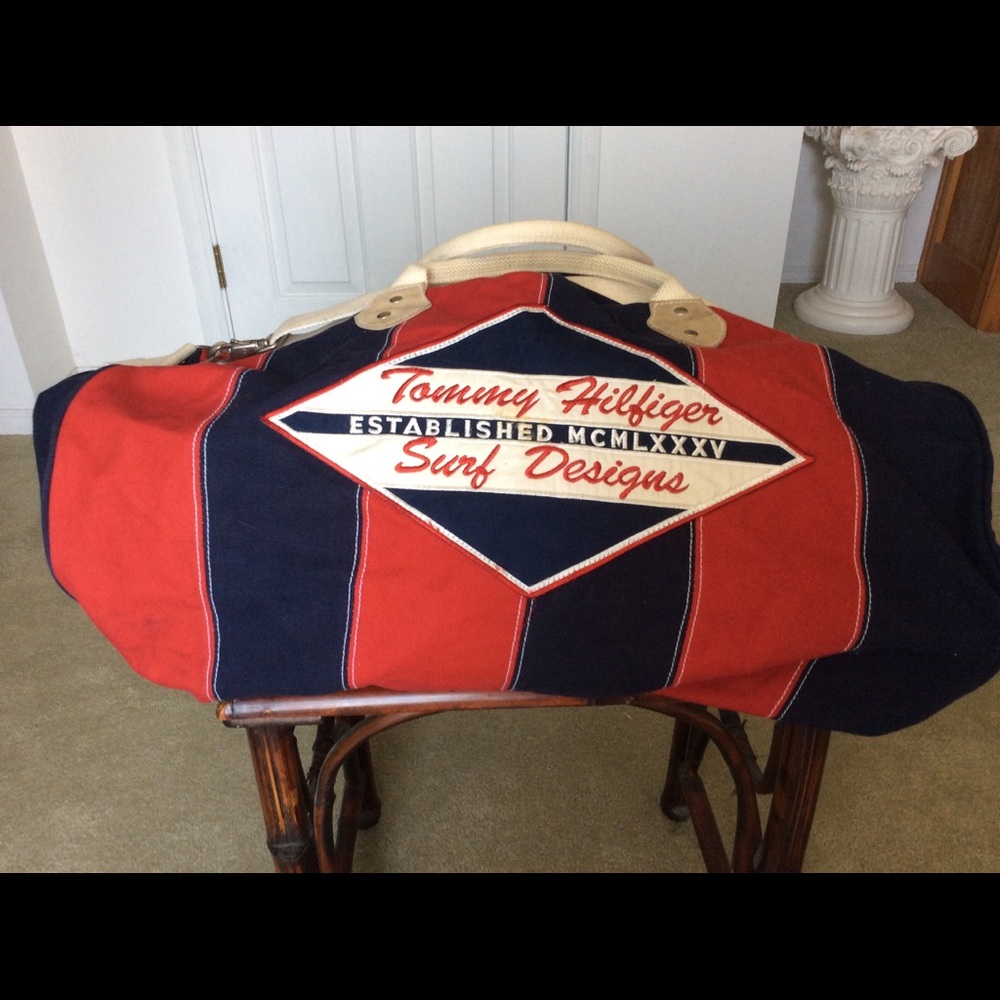 Vintage Tommy Hilfiger duffle